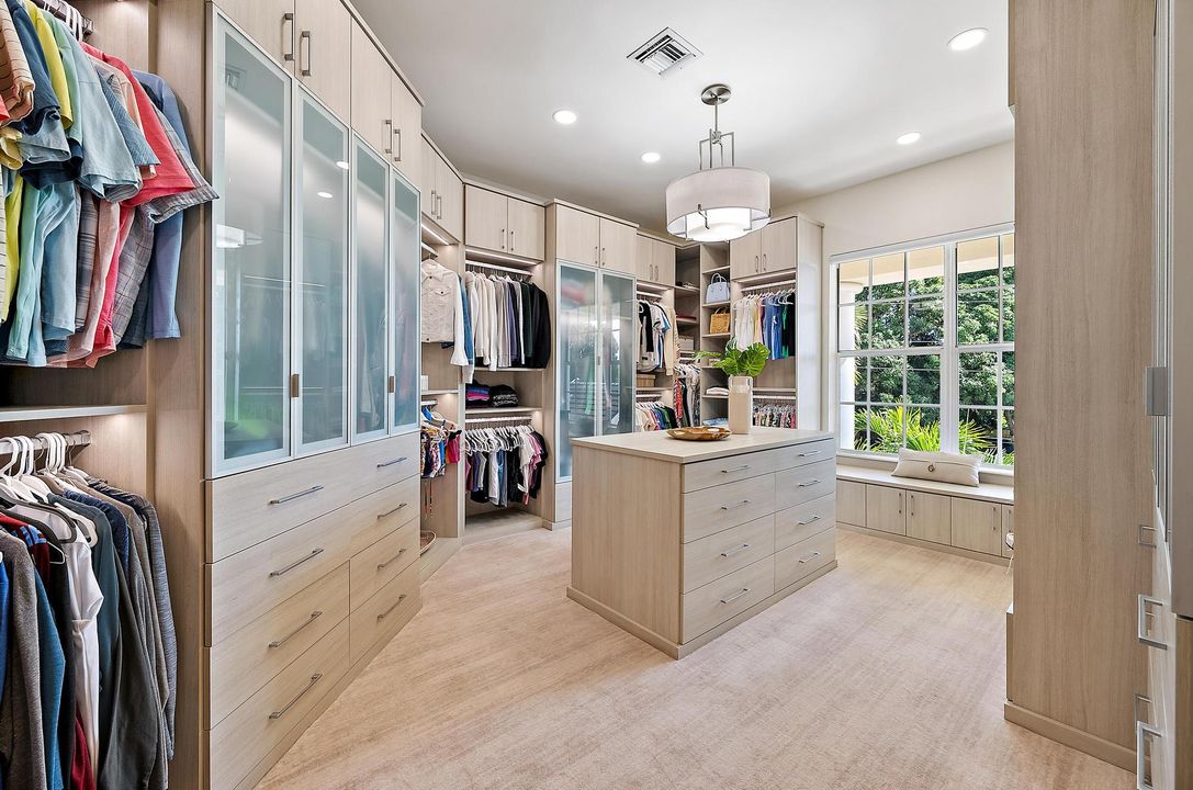 For Sale: $11,500,000 (6 beds, 7 baths, 7903 Square Feet)