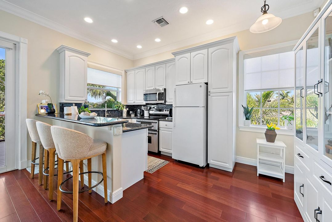 For Sale: $11,500,000 (6 beds, 7 baths, 7903 Square Feet)