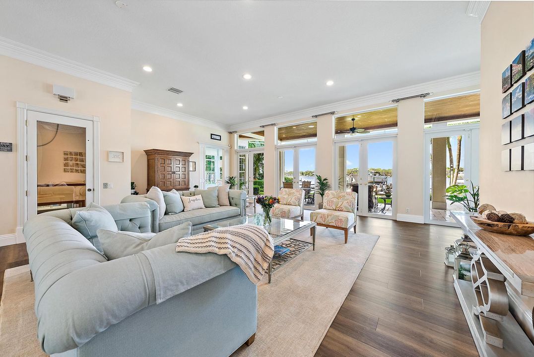 For Sale: $11,500,000 (6 beds, 7 baths, 7903 Square Feet)