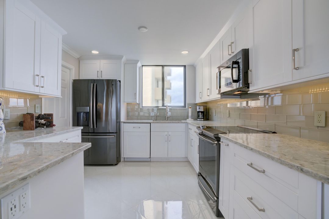 For Sale: $925,000 (2 beds, 2 baths, 1270 Square Feet)