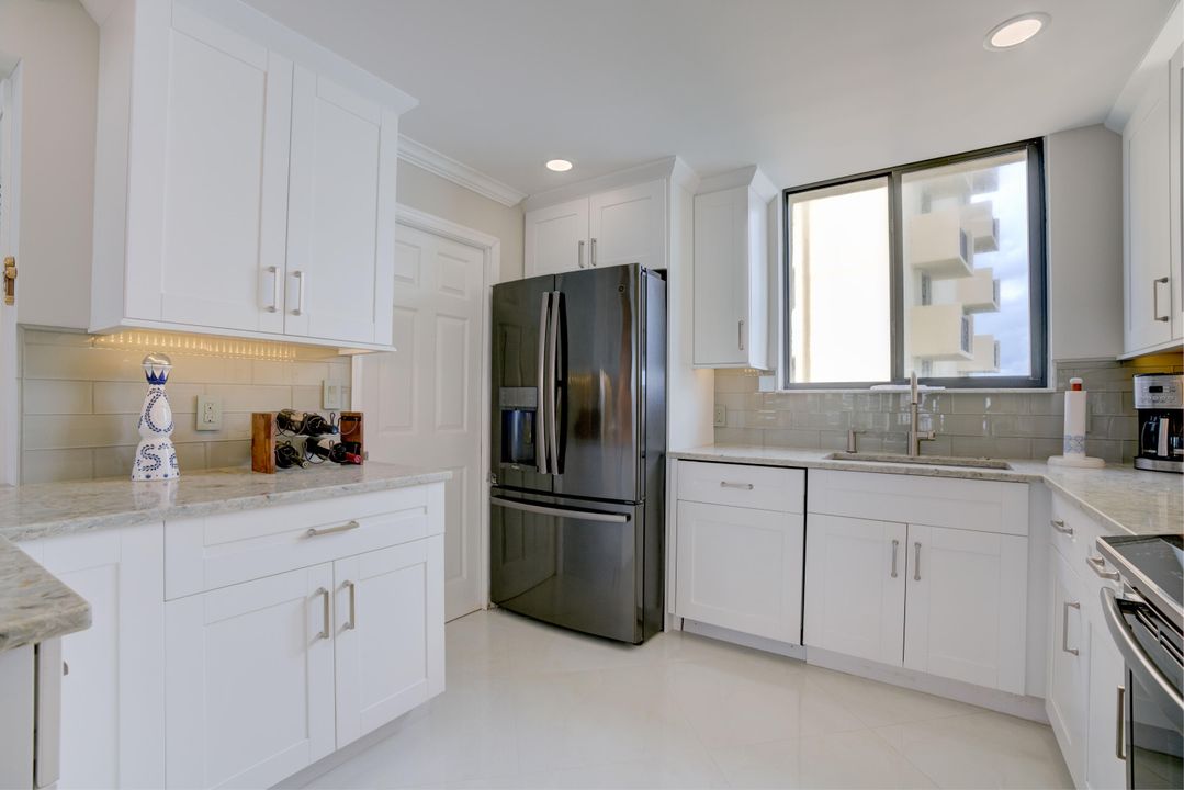 For Sale: $925,000 (2 beds, 2 baths, 1270 Square Feet)