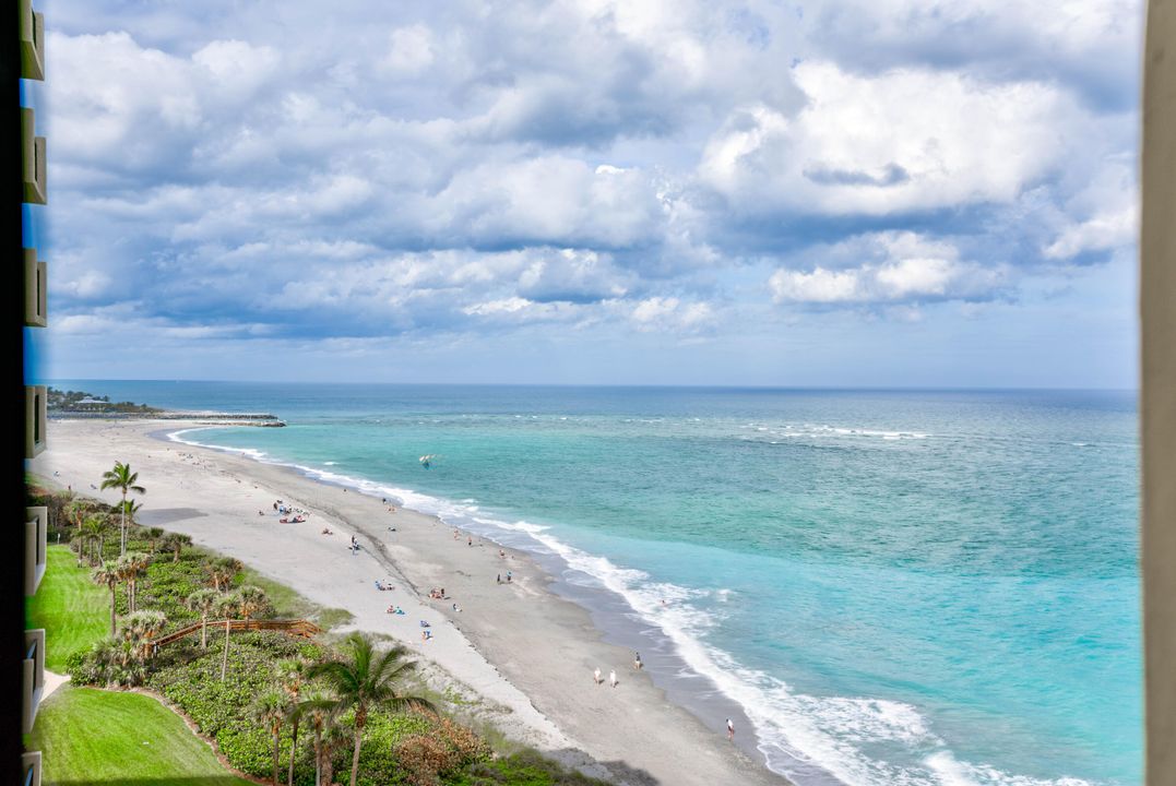 For Sale: $925,000 (2 beds, 2 baths, 1270 Square Feet)