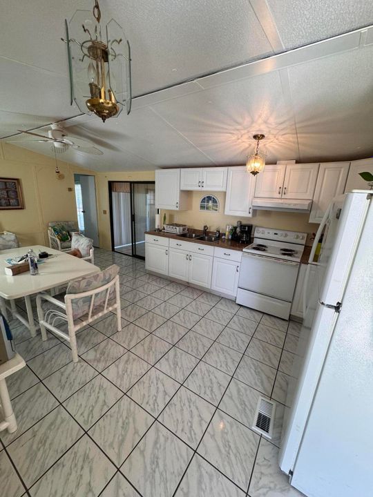 En Venta: $98,900 (2 camas, 1 baños, 896 Pies cuadrados)