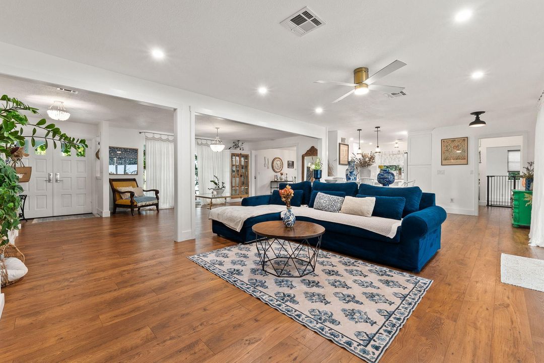 For Sale: $789,900 (4 beds, 3 baths, 2512 Square Feet)