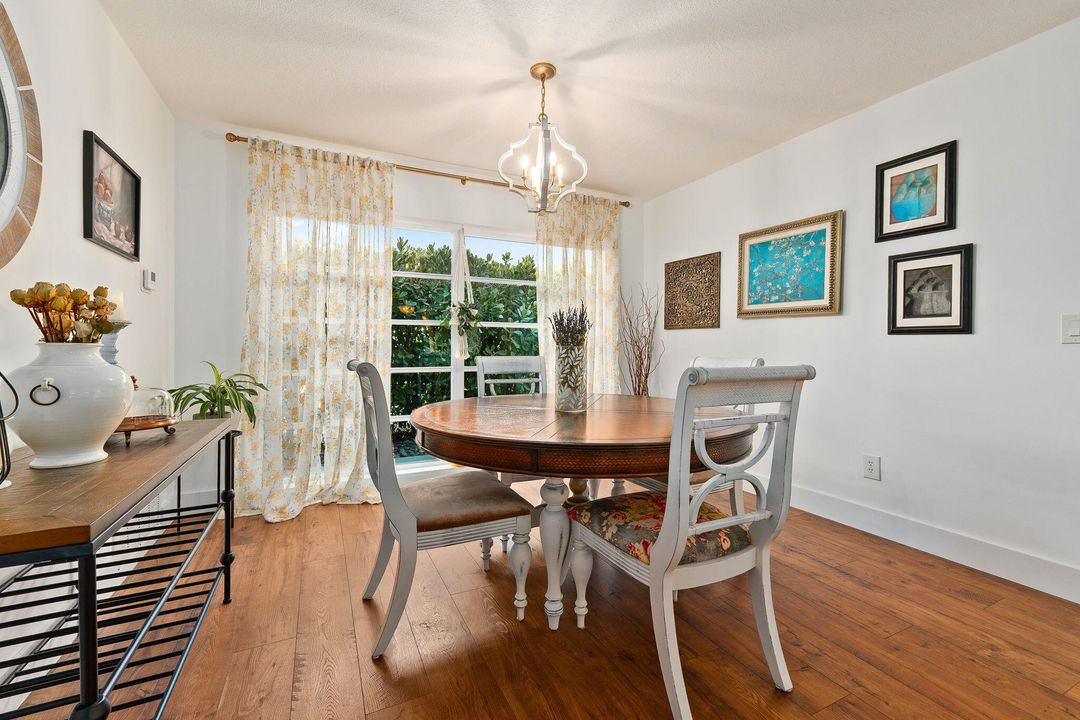 For Sale: $789,900 (4 beds, 3 baths, 2512 Square Feet)