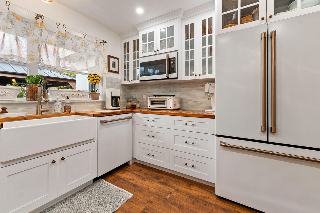 For Sale: $789,900 (4 beds, 3 baths, 2512 Square Feet)