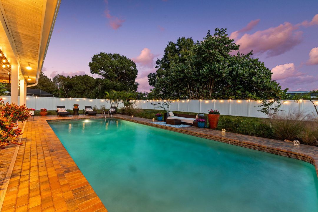 For Sale: $789,900 (4 beds, 3 baths, 2512 Square Feet)