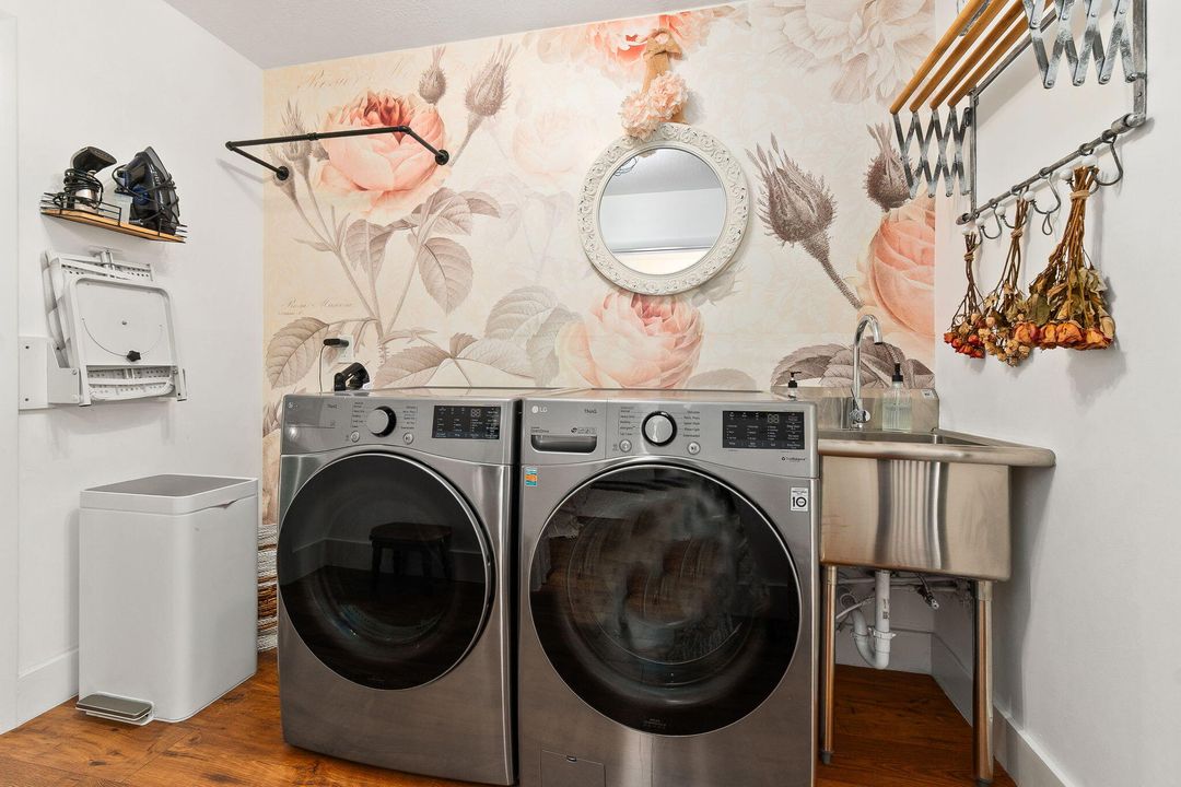 For Sale: $789,900 (4 beds, 3 baths, 2512 Square Feet)