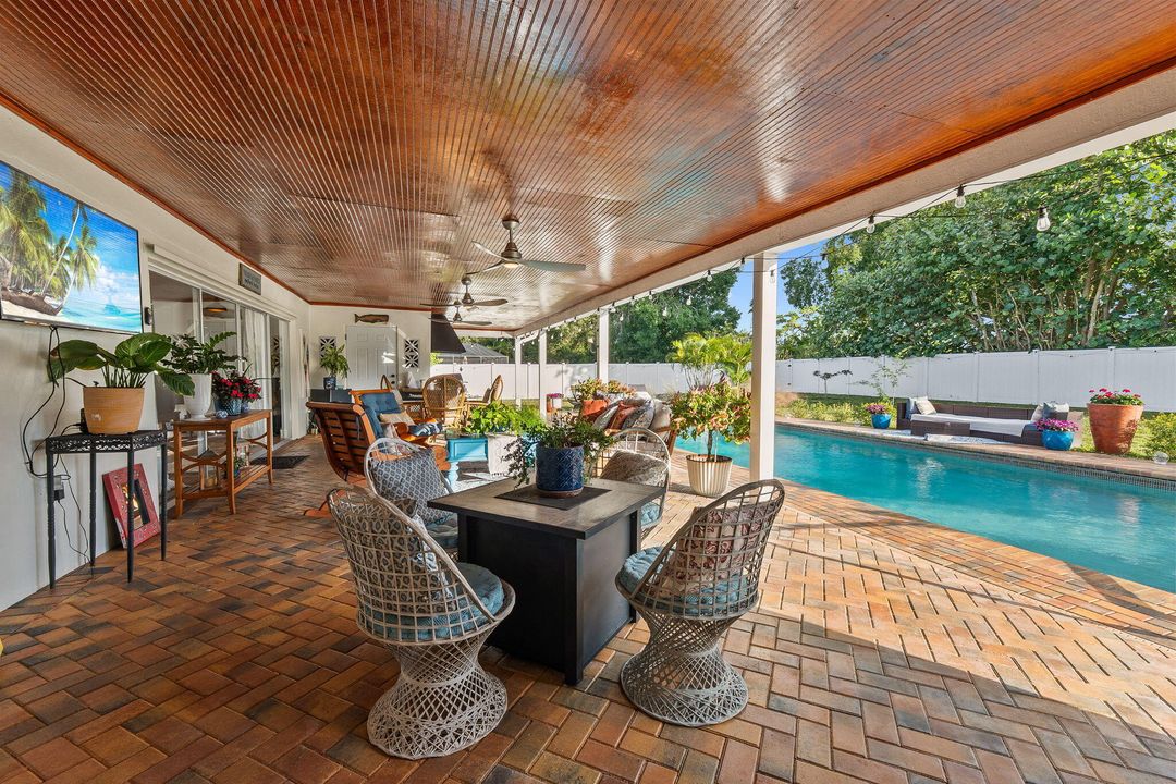 For Sale: $789,900 (4 beds, 3 baths, 2512 Square Feet)