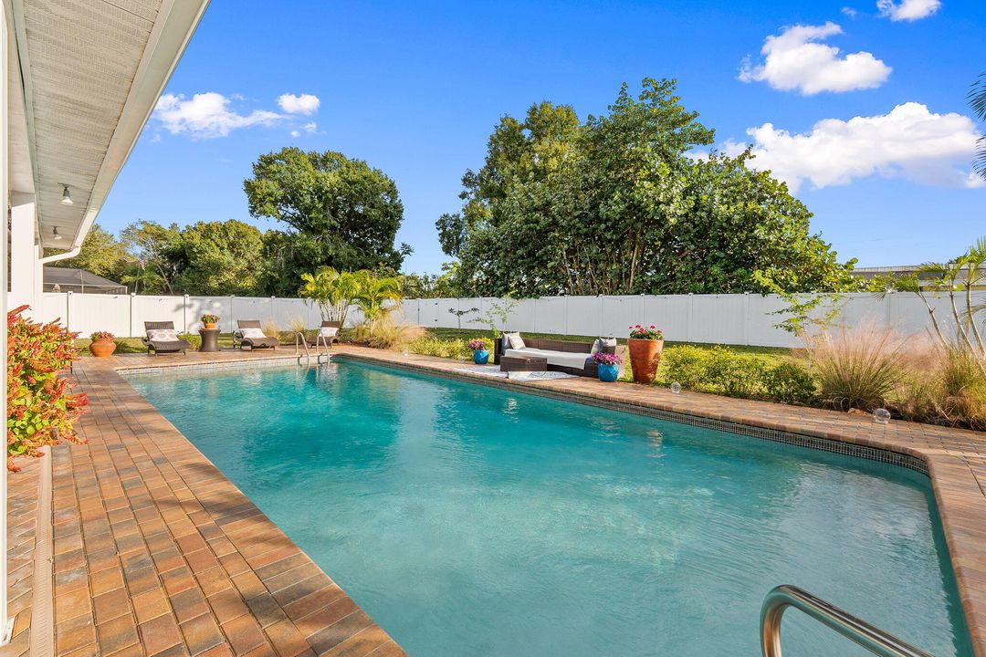 For Sale: $789,900 (4 beds, 3 baths, 2512 Square Feet)