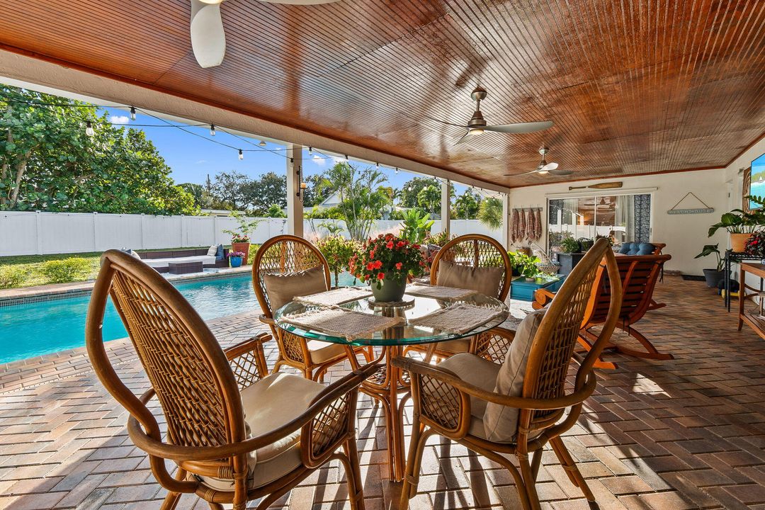 For Sale: $789,900 (4 beds, 3 baths, 2512 Square Feet)