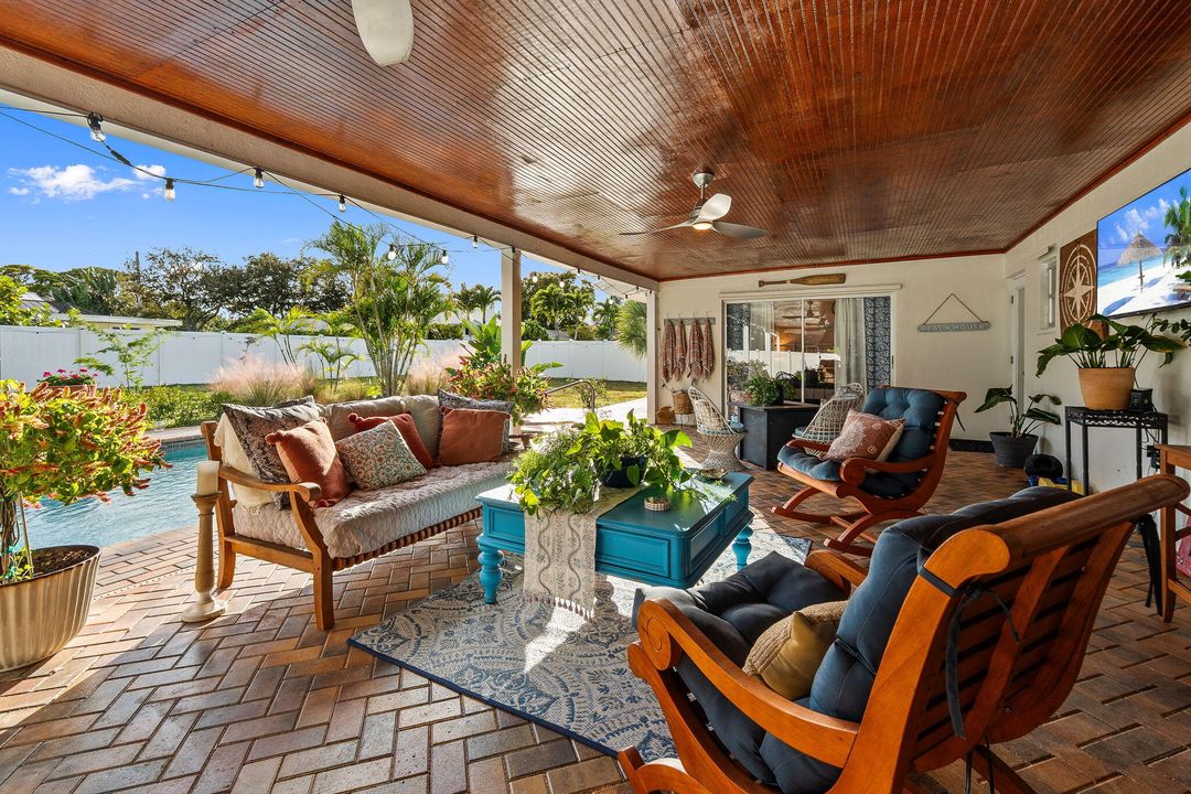 For Sale: $789,900 (4 beds, 3 baths, 2512 Square Feet)