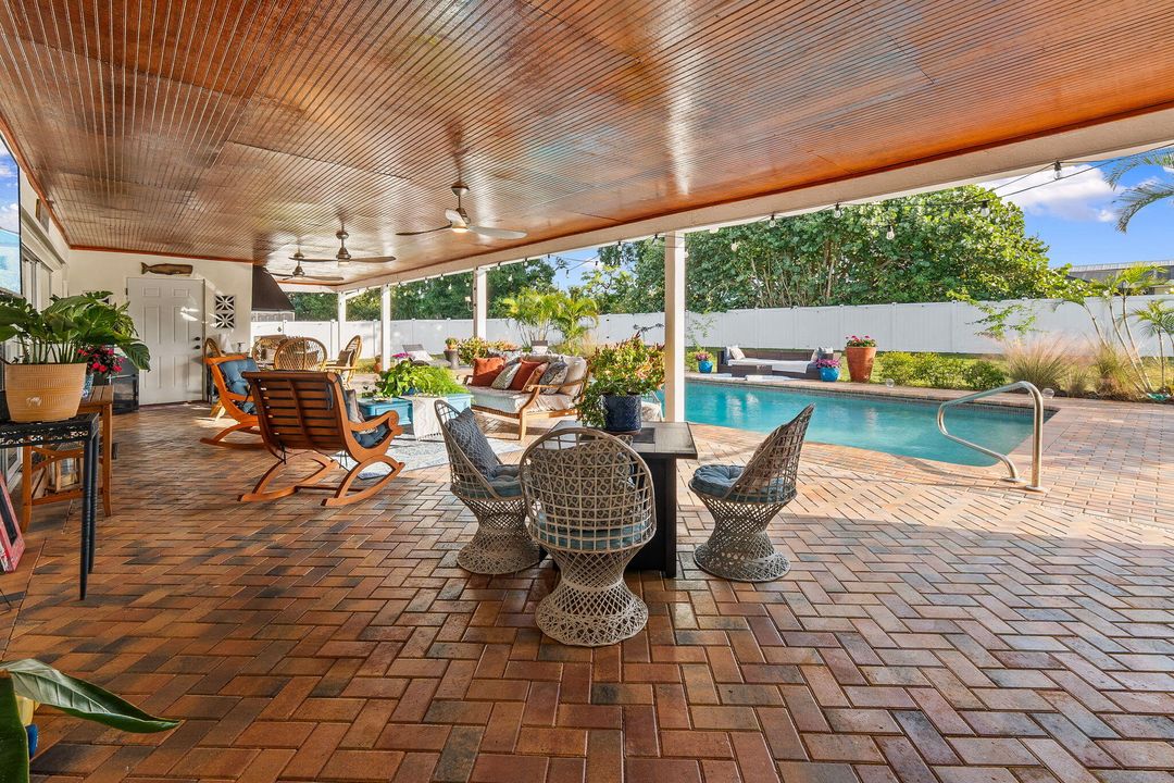 For Sale: $789,900 (4 beds, 3 baths, 2512 Square Feet)