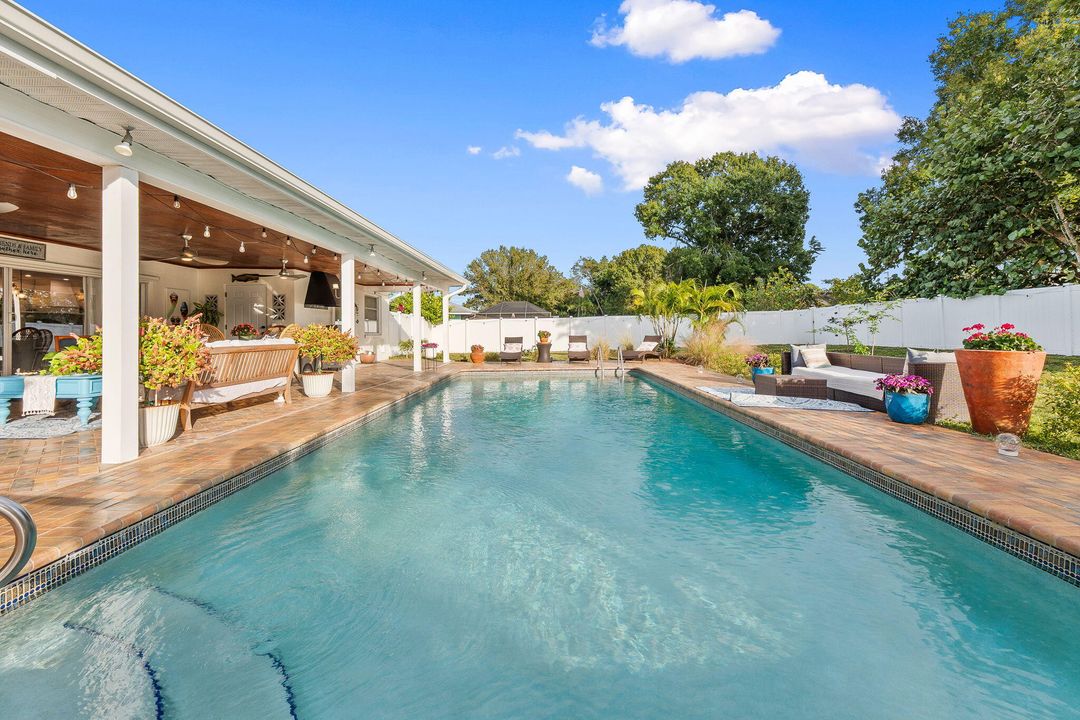 For Sale: $789,900 (4 beds, 3 baths, 2512 Square Feet)