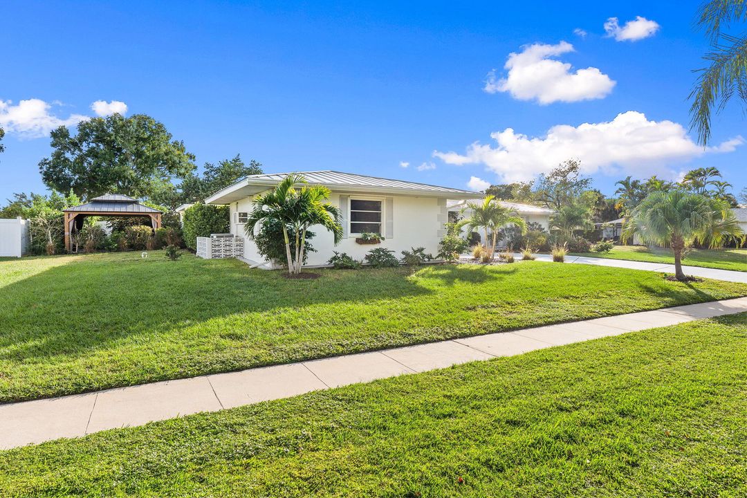 For Sale: $789,900 (4 beds, 3 baths, 2512 Square Feet)