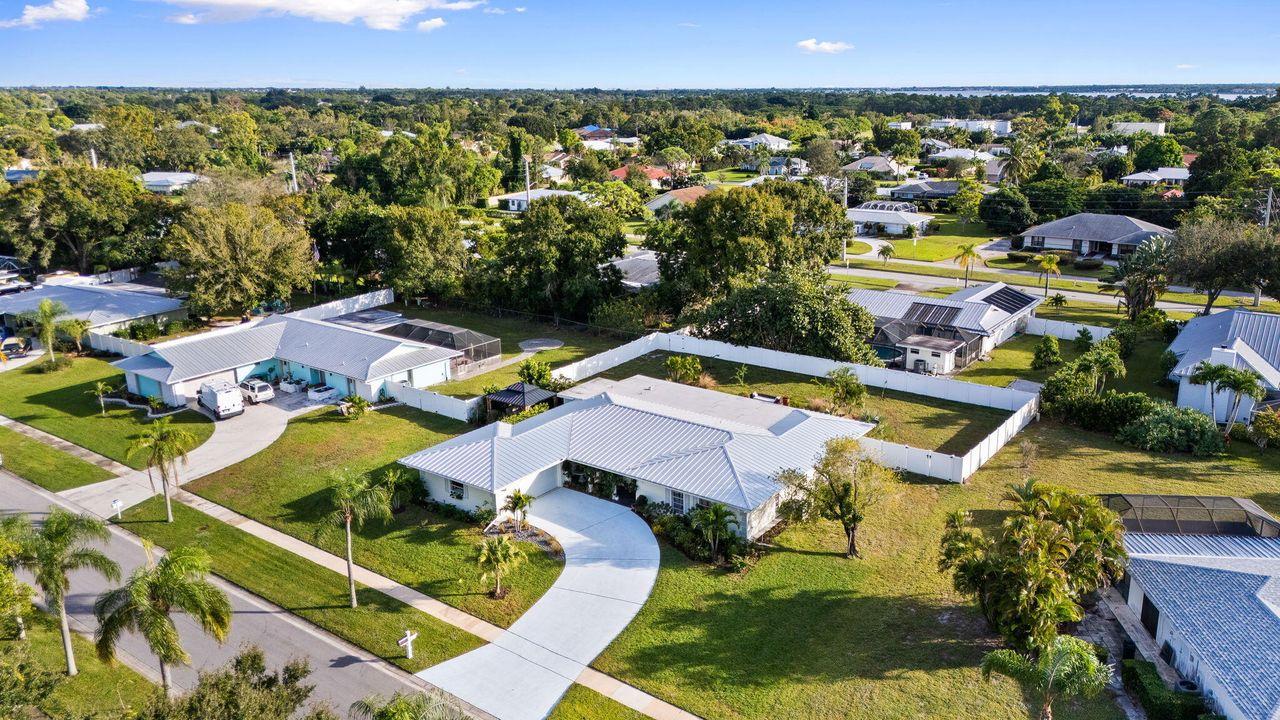 For Sale: $789,900 (4 beds, 3 baths, 2512 Square Feet)