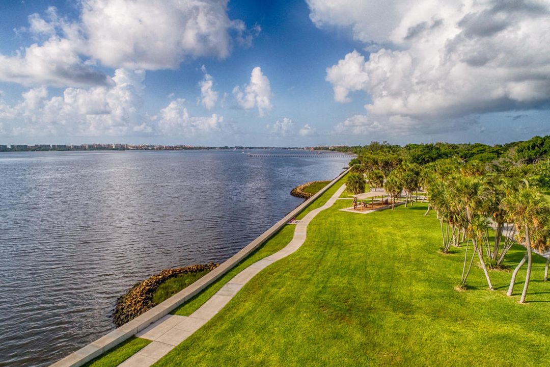 For Sale: $895,000 (3 beds, 3 baths, 2230 Square Feet)