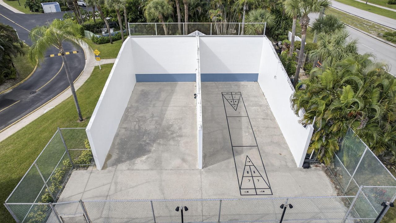 For Rent: $7,000 (3 beds, 2 baths, 1593 Square Feet)