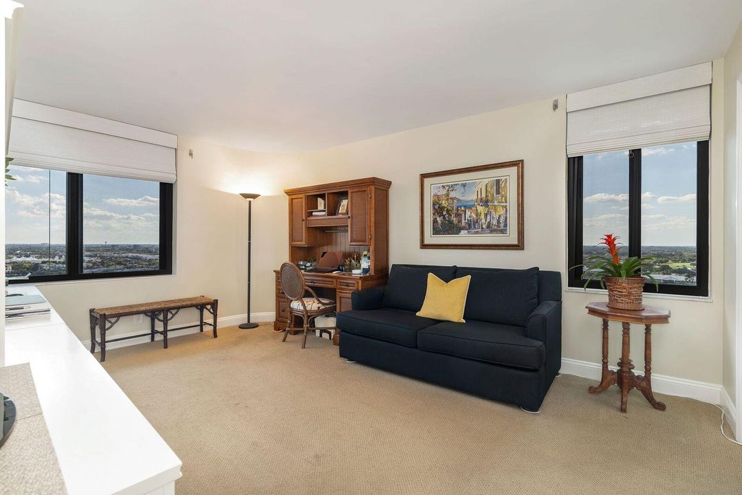 En Venta: $695,000 (3 camas, 3 baños, 2250 Pies cuadrados)