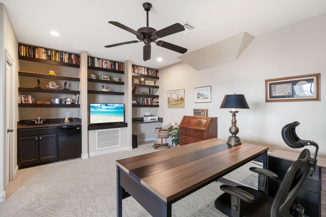 For Sale: $1,835,000 (4 beds, 4 baths, 3400 Square Feet)