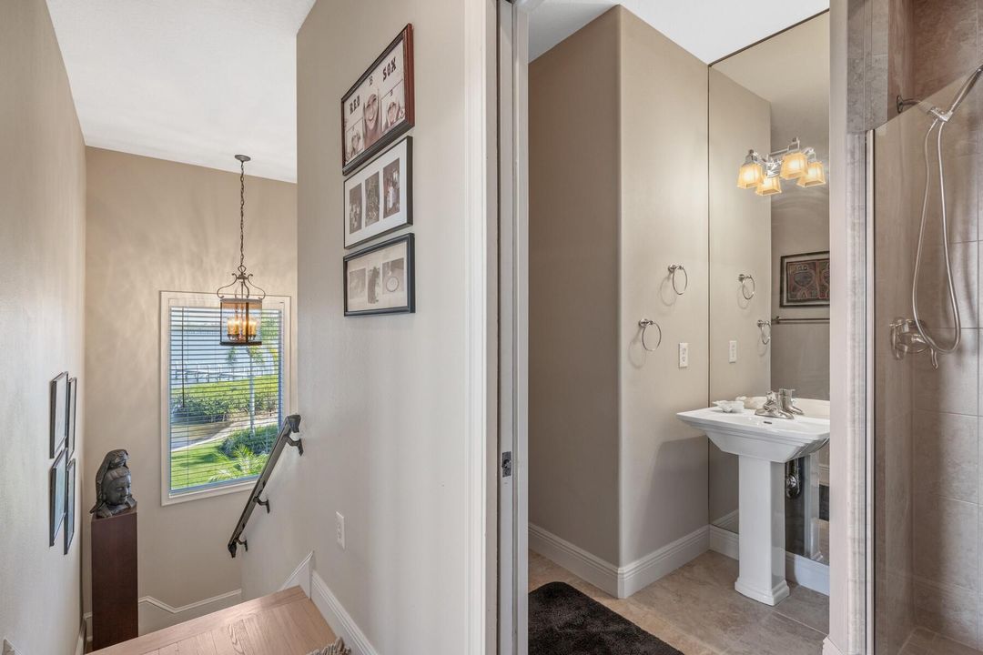 For Sale: $1,835,000 (4 beds, 4 baths, 3400 Square Feet)