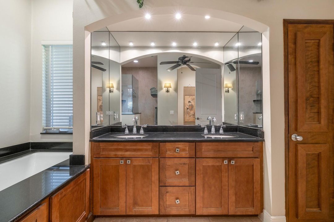 For Sale: $1,835,000 (4 beds, 4 baths, 3400 Square Feet)