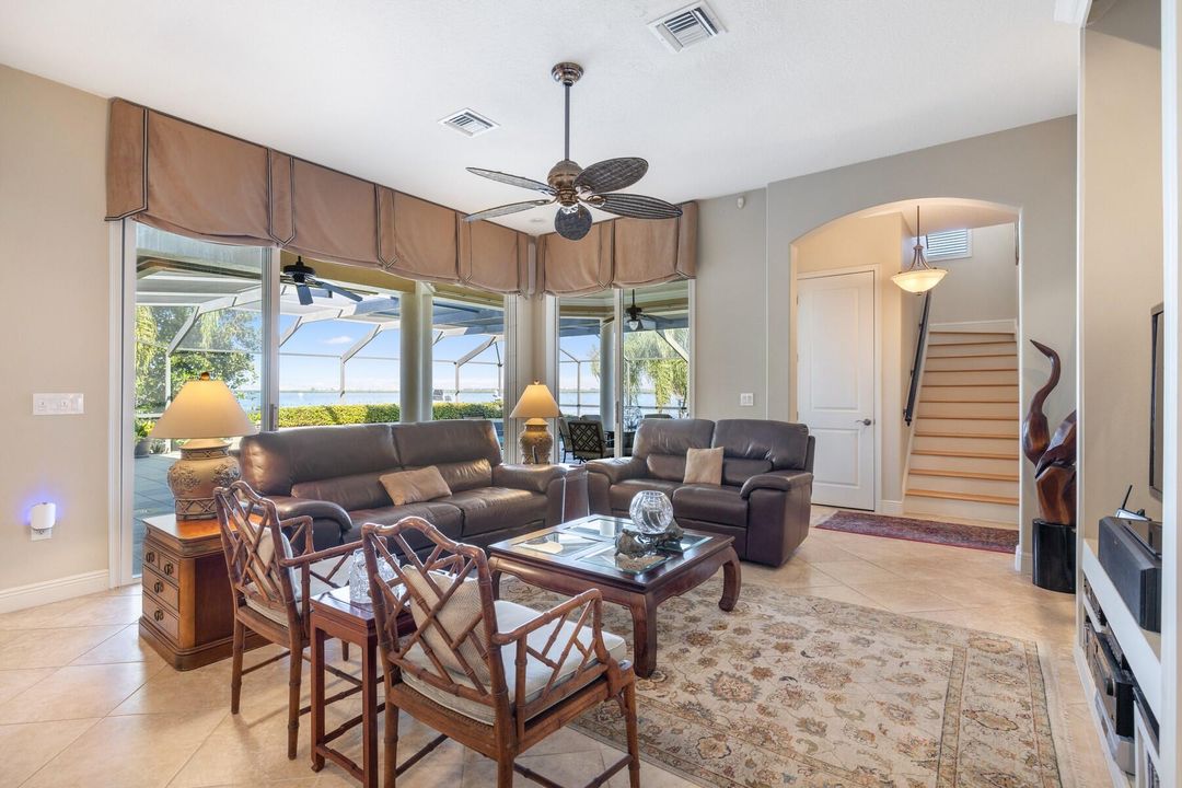 For Sale: $1,835,000 (4 beds, 4 baths, 3400 Square Feet)