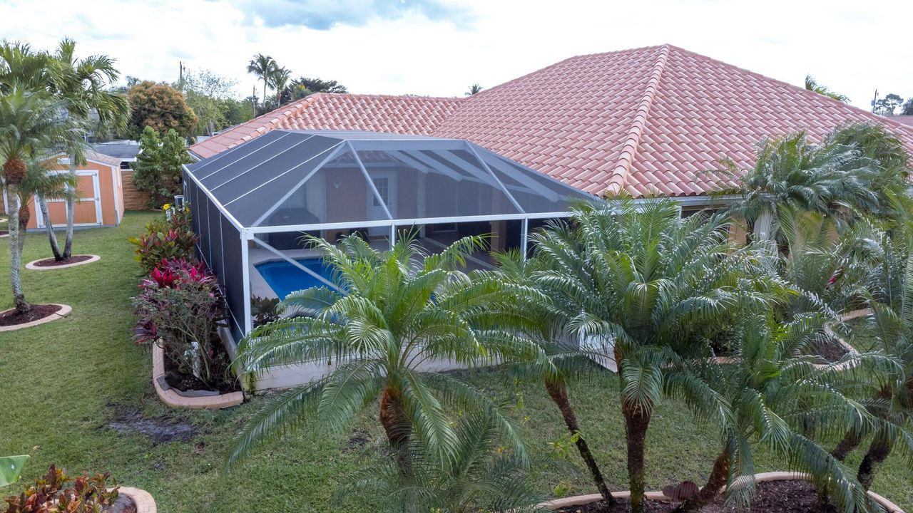 For Sale: $615,000 (4 beds, 2 baths, 2318 Square Feet)