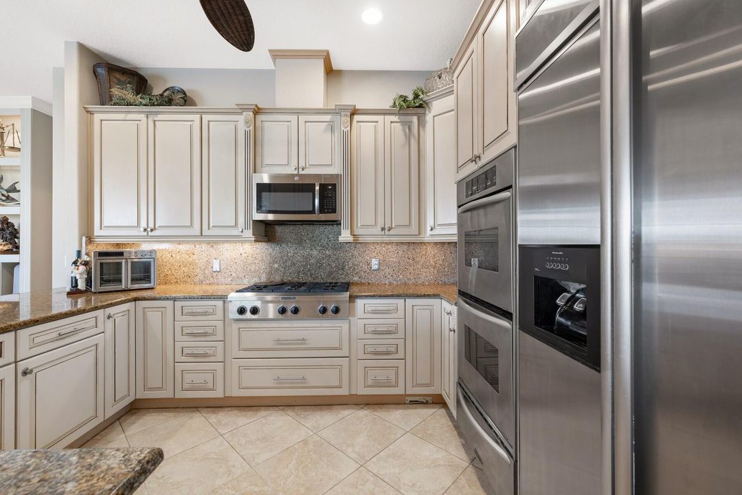 For Sale: $1,835,000 (4 beds, 4 baths, 3400 Square Feet)