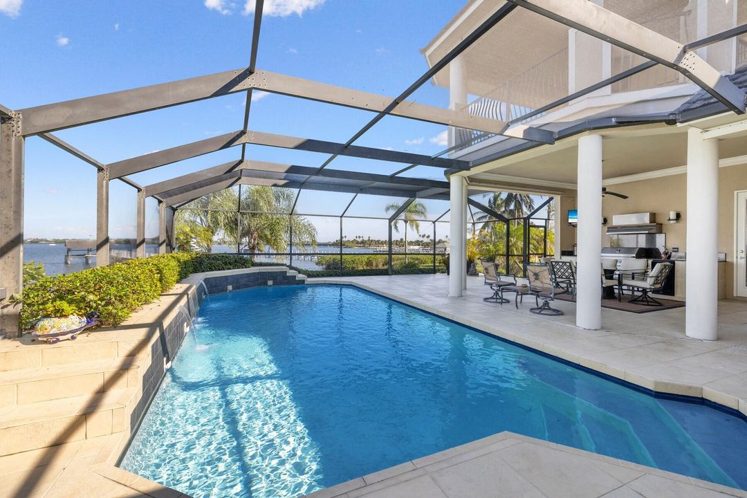 For Sale: $1,835,000 (4 beds, 4 baths, 3400 Square Feet)