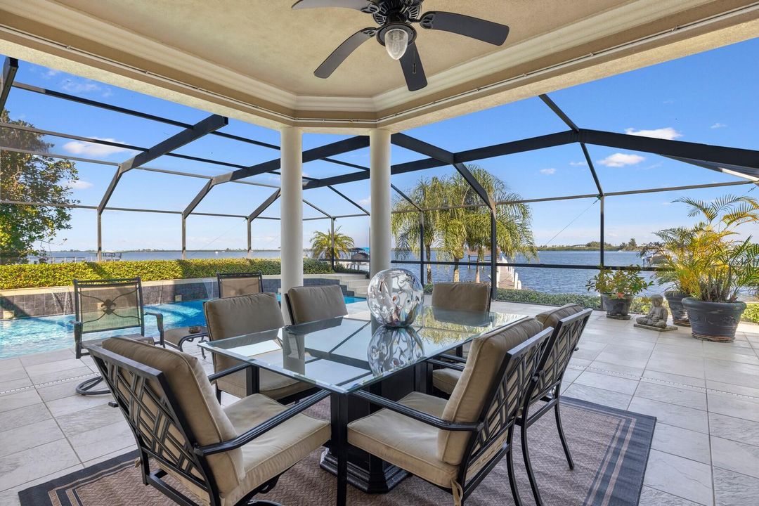 For Sale: $1,835,000 (4 beds, 4 baths, 3400 Square Feet)