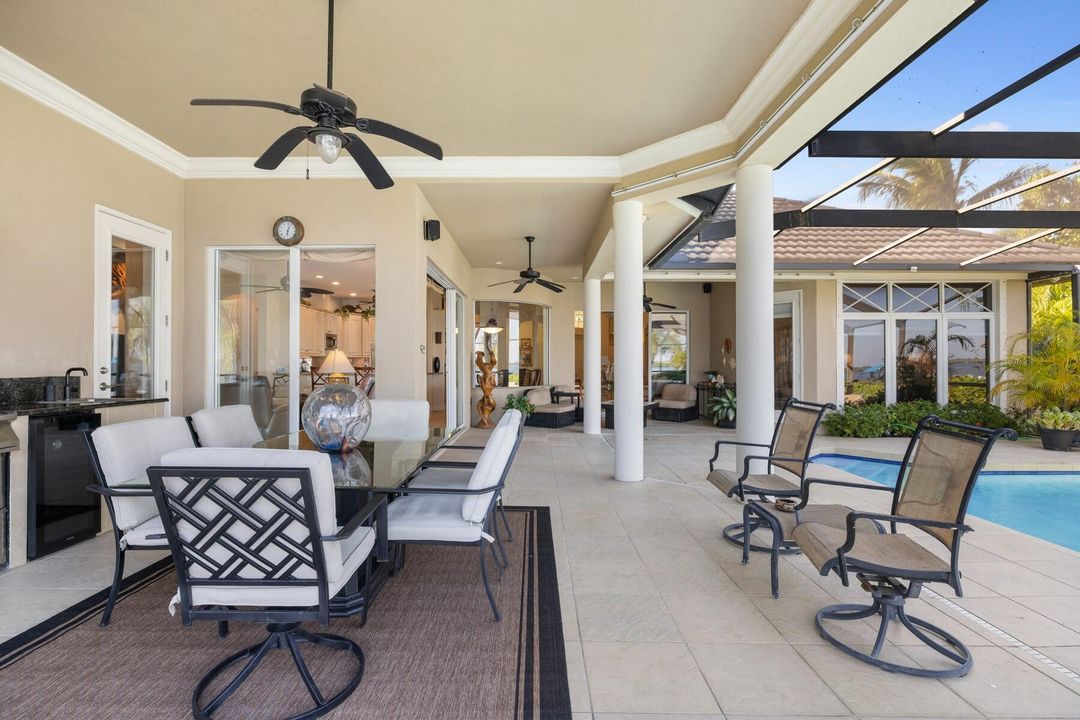 For Sale: $1,835,000 (4 beds, 4 baths, 3400 Square Feet)