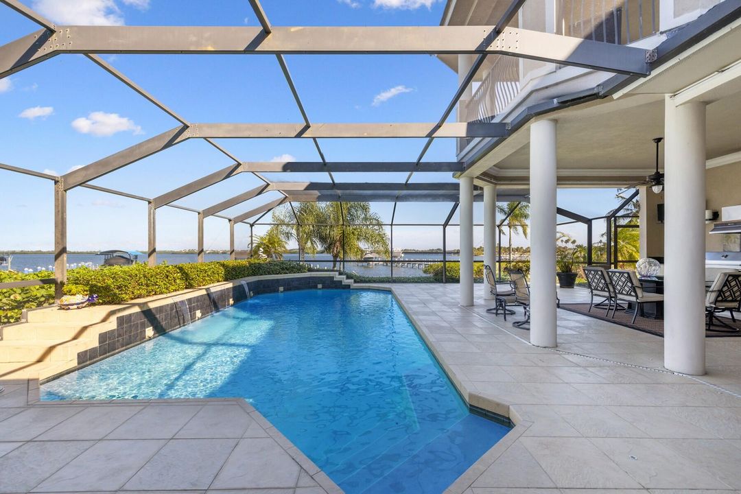 For Sale: $1,835,000 (4 beds, 4 baths, 3400 Square Feet)