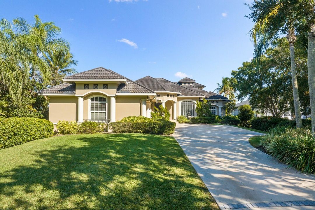 For Sale: $1,835,000 (4 beds, 4 baths, 3400 Square Feet)