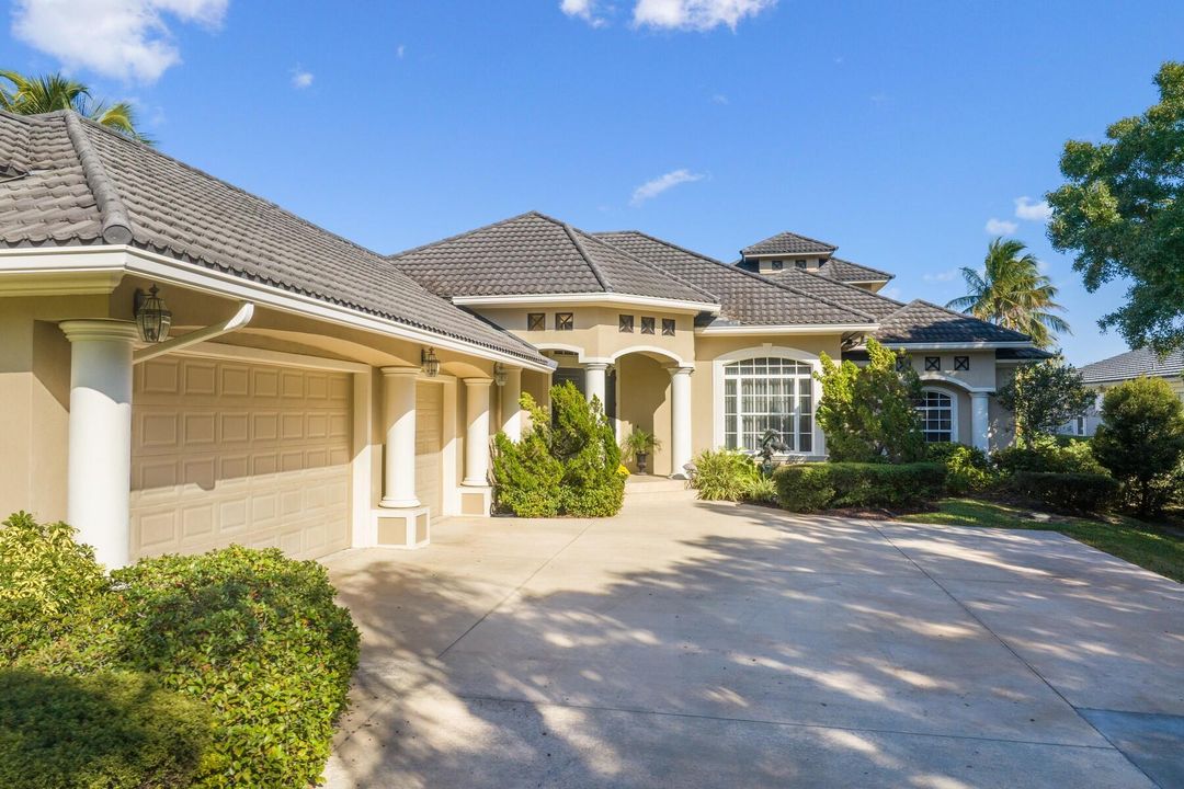 For Sale: $1,835,000 (4 beds, 4 baths, 3400 Square Feet)