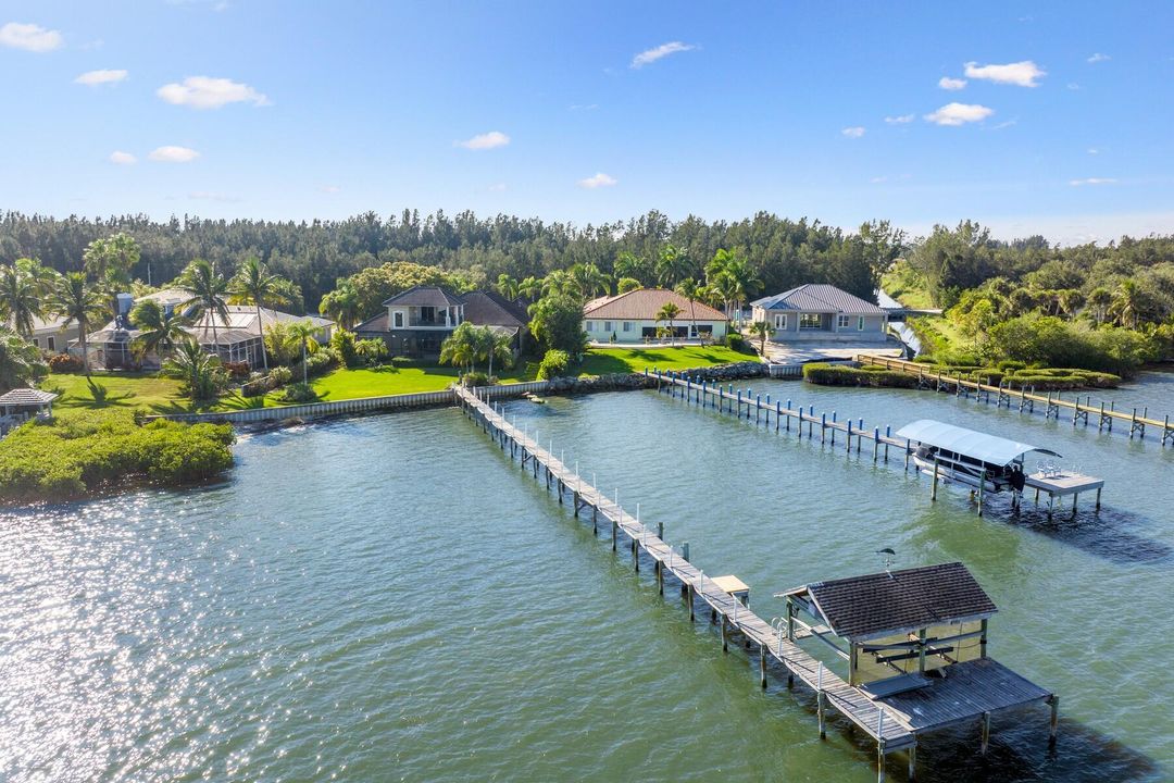 For Sale: $1,835,000 (4 beds, 4 baths, 3400 Square Feet)