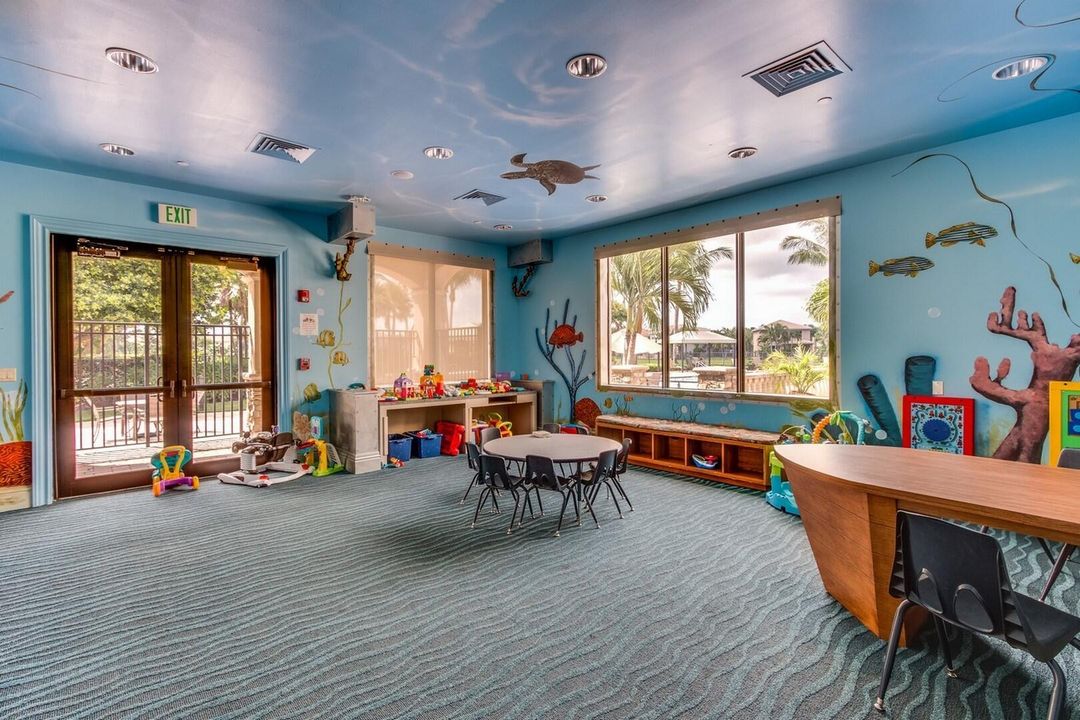 For Sale: $829,000 (4 beds, 3 baths, 2495 Square Feet)