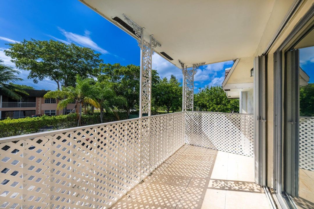 出租: $1,900 (2 贝兹, 2 浴室, 1056 平方英尺)