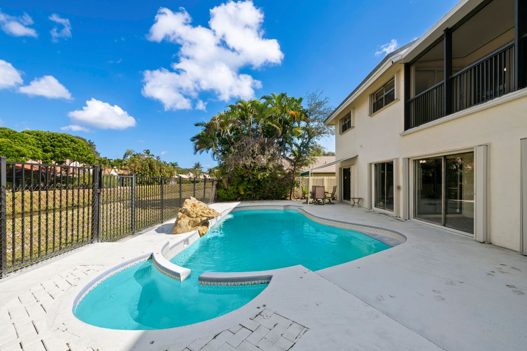 Activo con contrato: $950,000 (4 camas, 2 baños, 2665 Pies cuadrados)