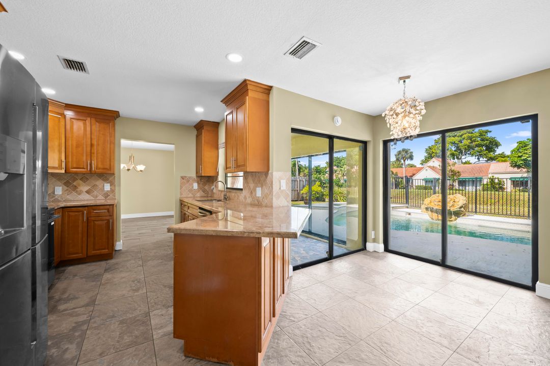 Activo con contrato: $950,000 (4 camas, 2 baños, 2665 Pies cuadrados)