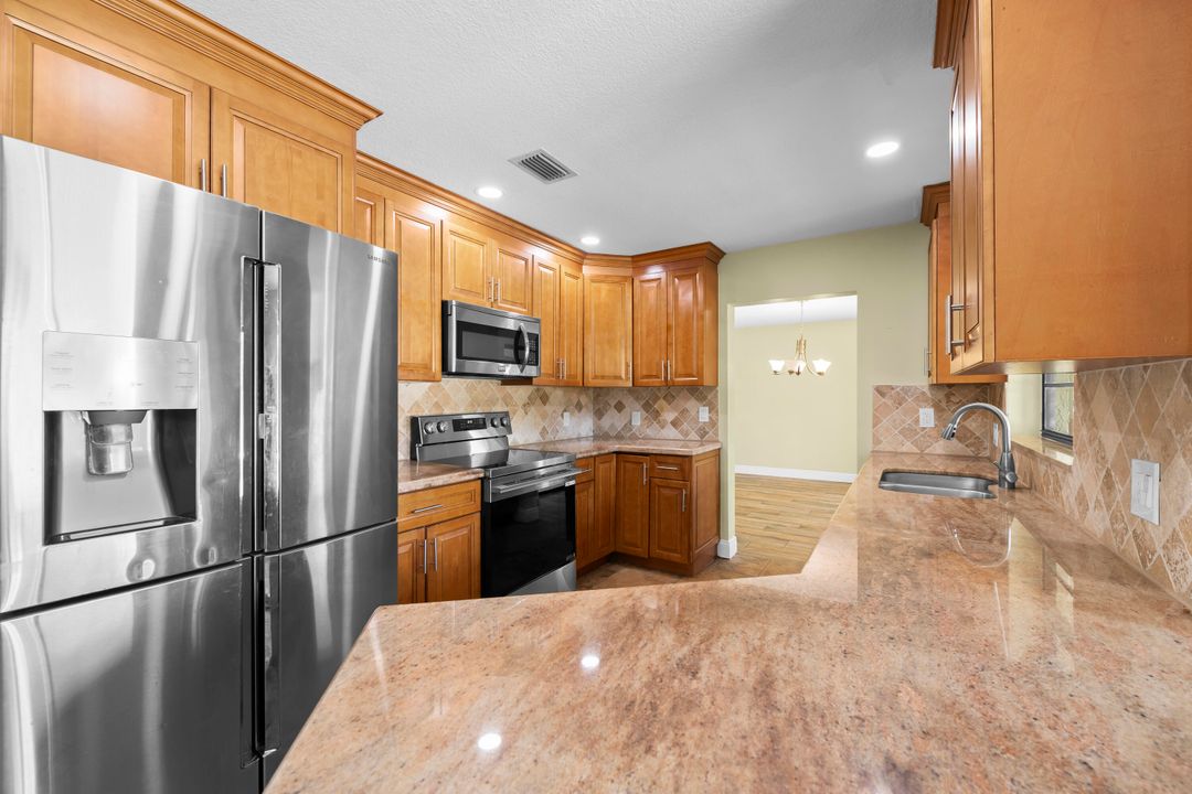 Activo con contrato: $950,000 (4 camas, 2 baños, 2665 Pies cuadrados)