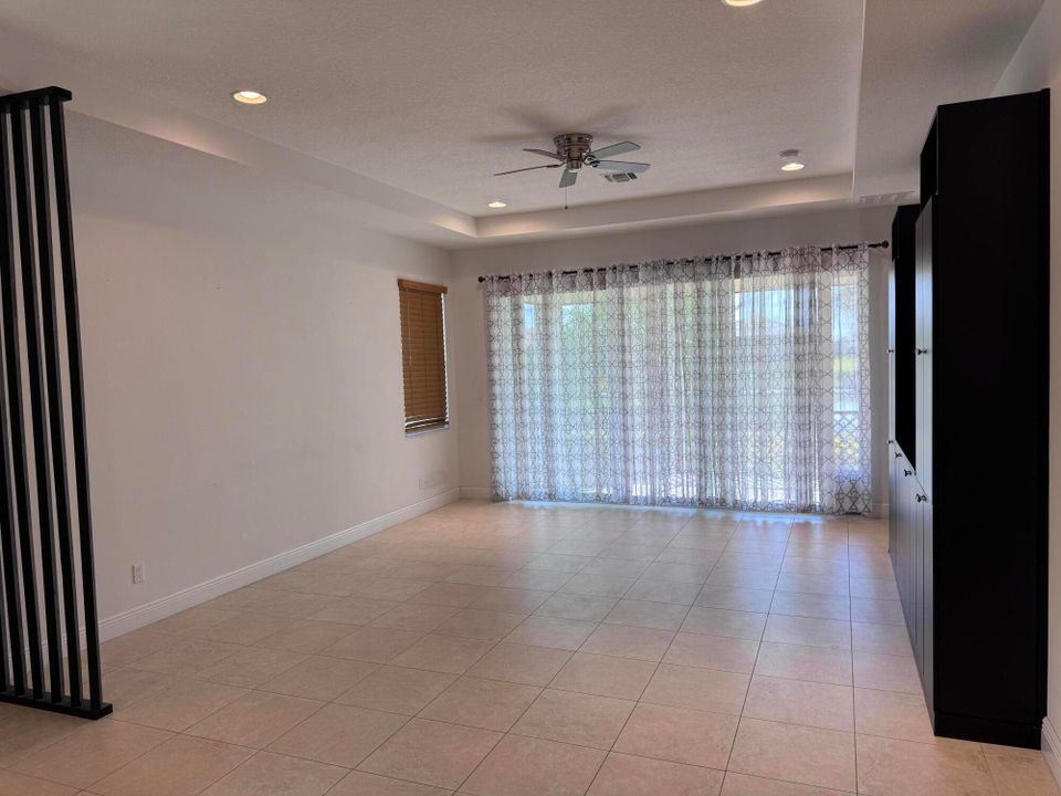 En Venta: $339,000 (2 camas, 2 baños, 1620 Pies cuadrados)