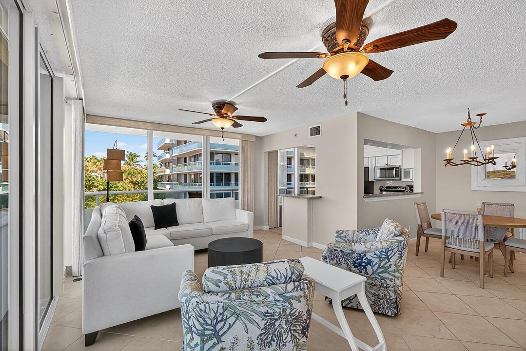 For Sale: $725,000 (2 beds, 2 baths, 1112 Square Feet)