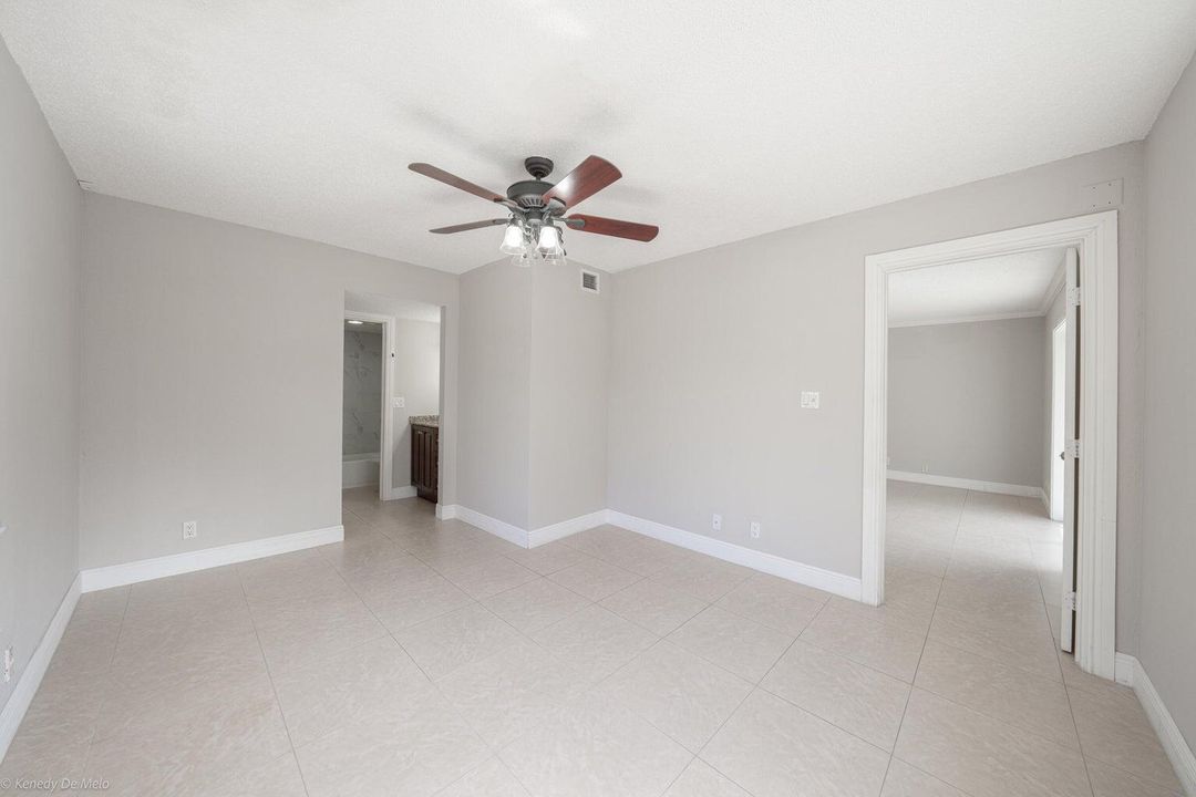 For Sale: $217,000 (2 beds, 2 baths, 1056 Square Feet)