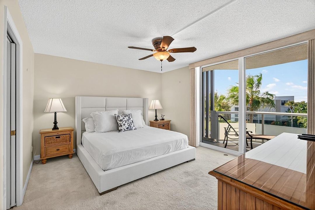 For Sale: $725,000 (2 beds, 2 baths, 1112 Square Feet)