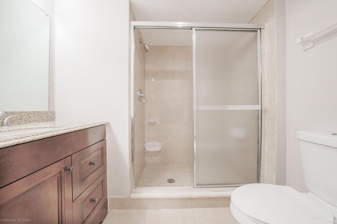 For Sale: $217,000 (2 beds, 2 baths, 1056 Square Feet)