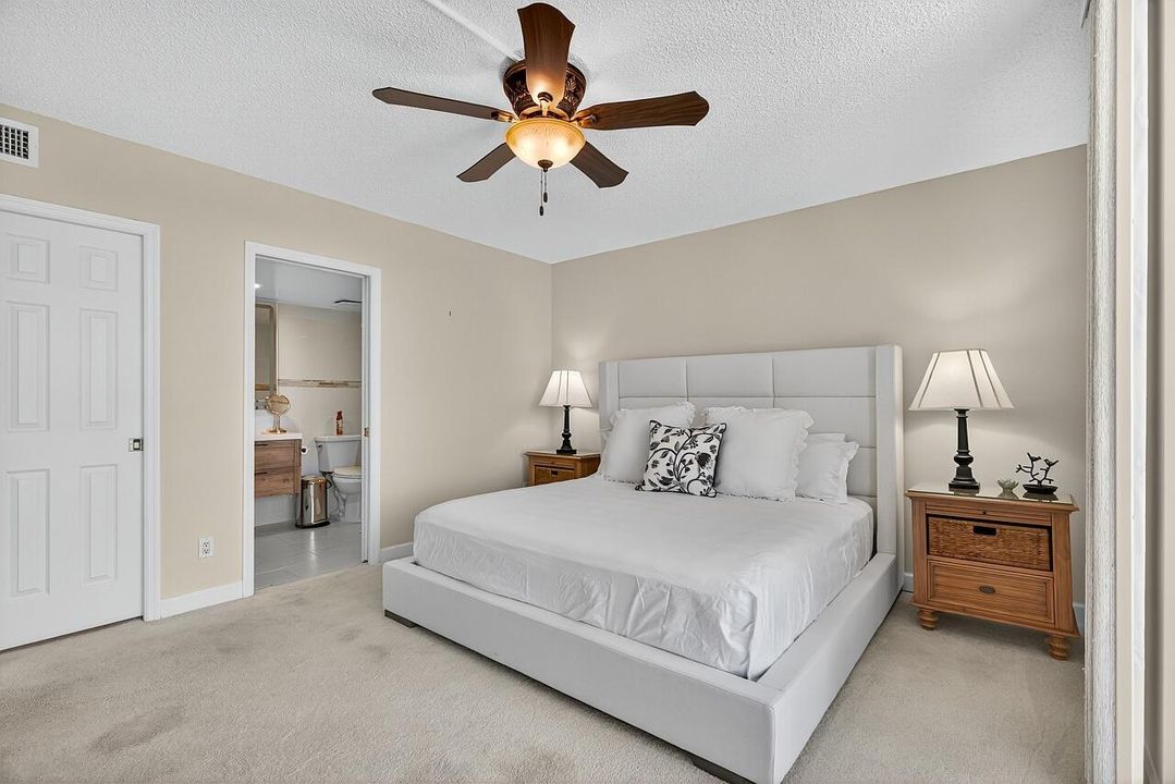 For Sale: $725,000 (2 beds, 2 baths, 1112 Square Feet)