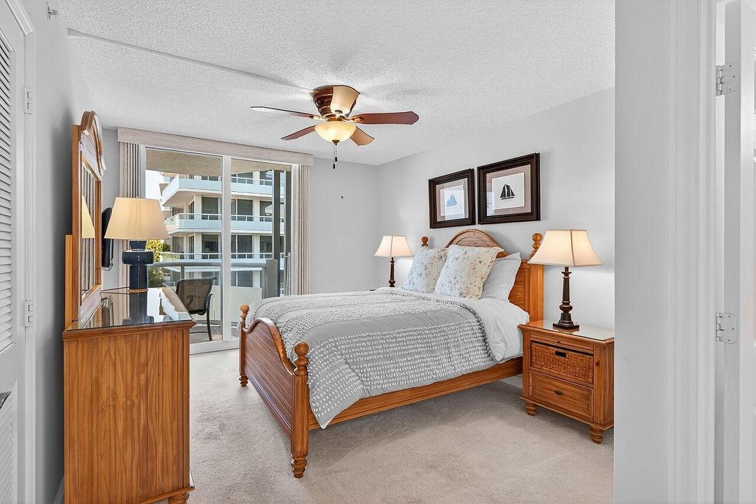 For Sale: $725,000 (2 beds, 2 baths, 1112 Square Feet)