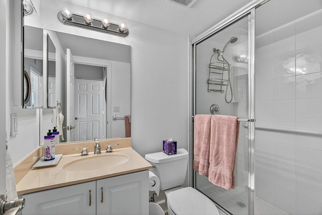 For Sale: $725,000 (2 beds, 2 baths, 1112 Square Feet)