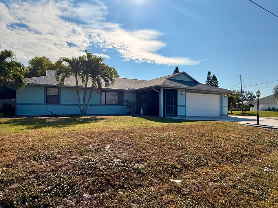 Activo con contrato: $359,900 (3 camas, 3 baños, 1486 Pies cuadrados)